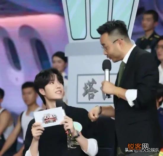 汪涵因为妈妈粉事件陷入争论,为何圈内好友无人挺？
