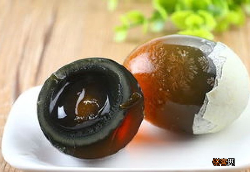 松花蛋可以和牛奶一起吃吗