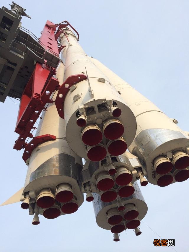 卫星发射基地为什么要选择在酒泉？