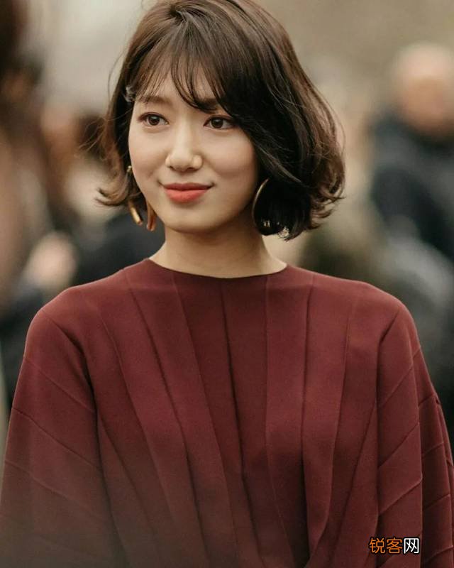 如何找到适合自己的发型 脸大、脸圆的女生，一定要试试这5款发型，气质显脸小