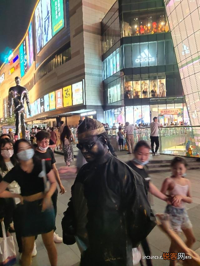 路边可以摆摊好,还是不摆摊好,为什么？合法你愿意摆摊吗？
