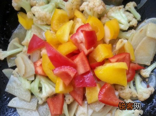 彩椒花菜炒土豆片