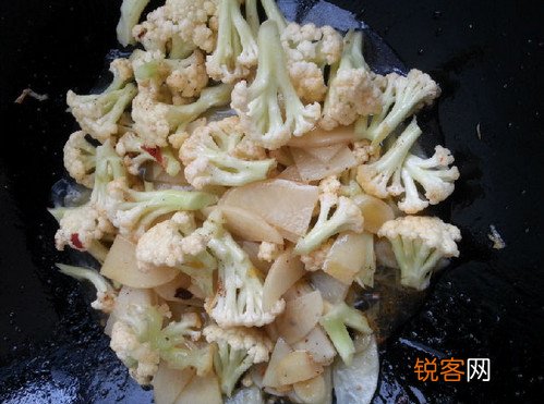 彩椒花菜炒土豆片