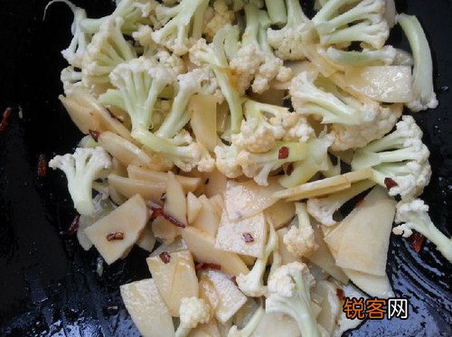 彩椒花菜炒土豆片
