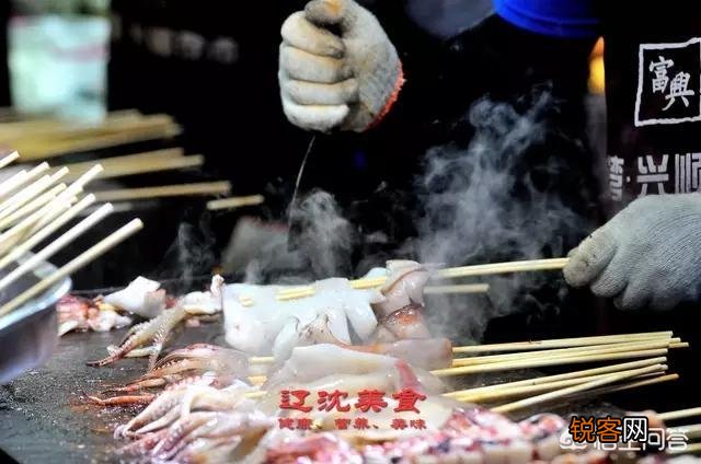 晚上想在夜市摆摊,请各位大神指点一下,卖点什么呢？