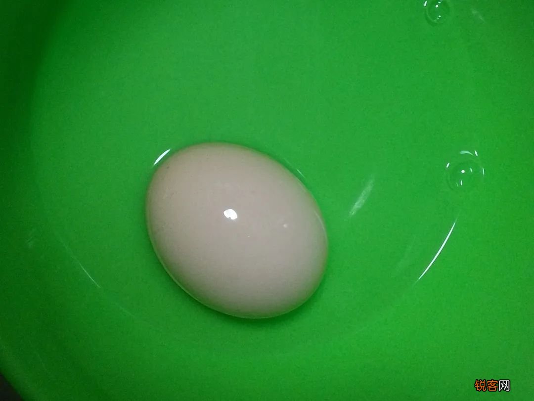咸鸭蛋的腌制方法 起沙流油还不咸