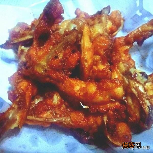 街边小摊,炸鸡架骨15块钱一斤再送半斤,这个到底是什么肉？