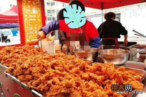 街边小摊,炸鸡架骨15块钱一斤再送半斤,这个到底是什么肉？