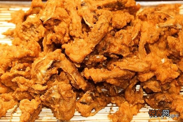 街边小摊,炸鸡架骨15块钱一斤再送半斤,这个到底是什么肉？