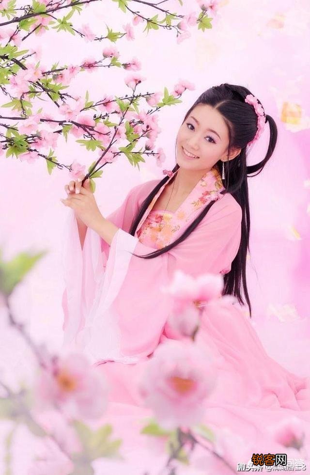 有个著名诗人告诉我：“诗贵在含蓄蒙胧”,这样写让人看不懂,有什么意义？