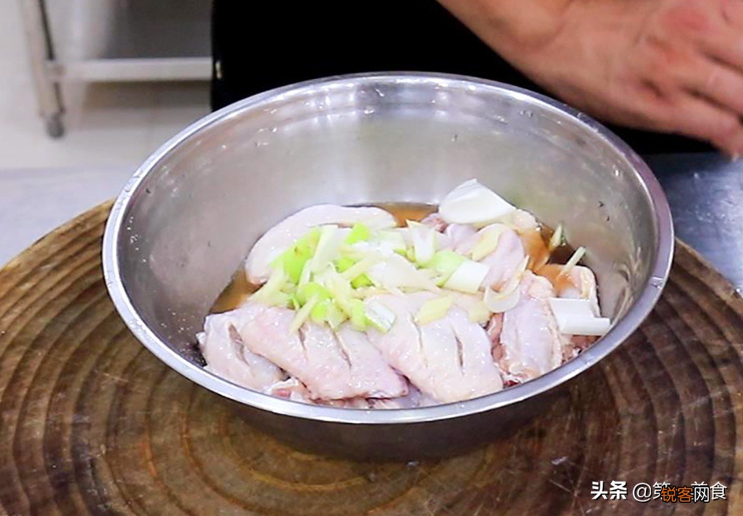 可乐鸡翅的家常做法 香而不腻，滑嫩入味