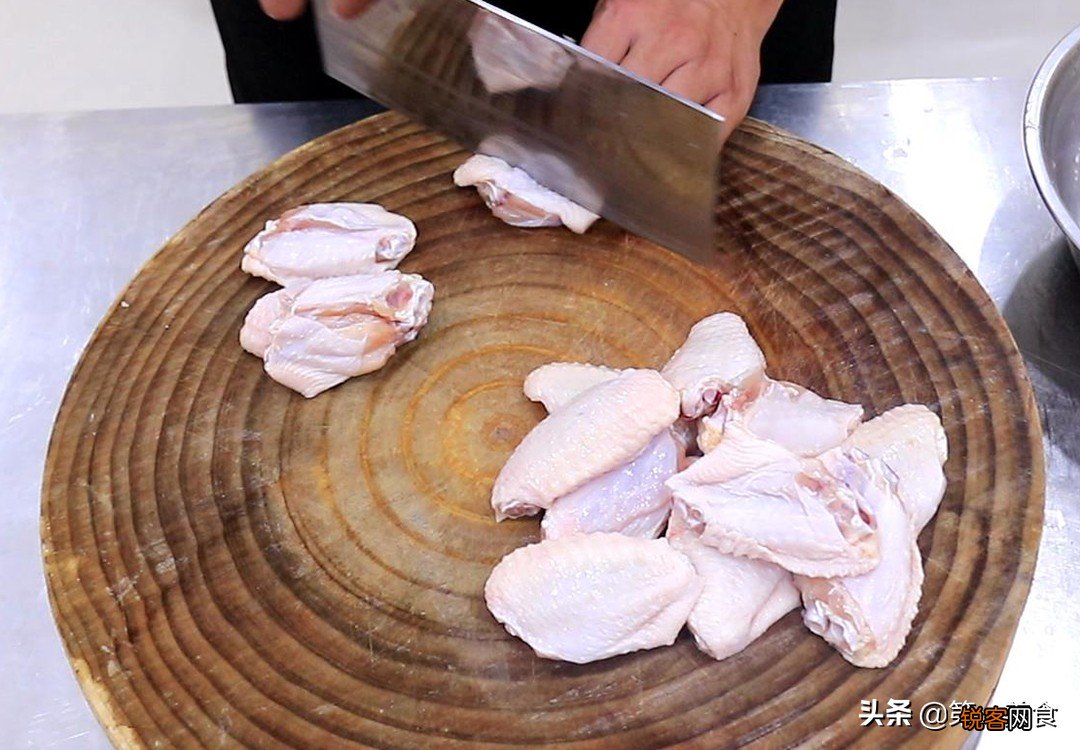 可乐鸡翅的家常做法 香而不腻，滑嫩入味