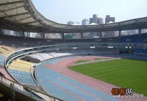 中国啥时候才会有像伯纳乌,诺坎普那样的专业足球场啊？