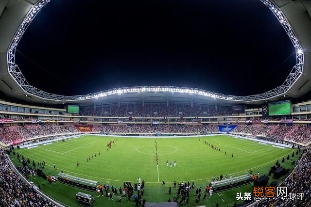 中国啥时候才会有像伯纳乌,诺坎普那样的专业足球场啊？