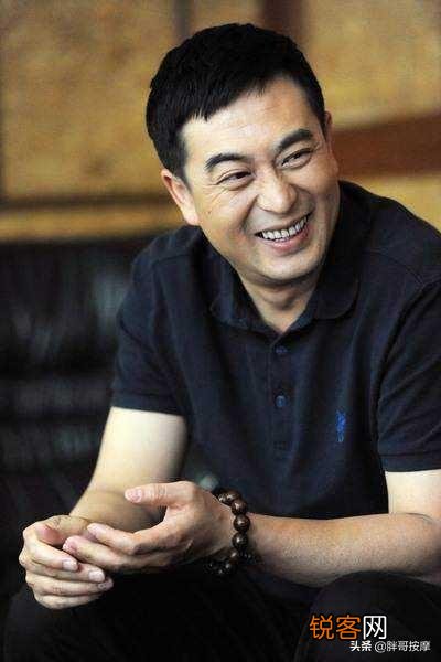 你觉得张嘉译是实力派演员吗？你欣赏他什么？