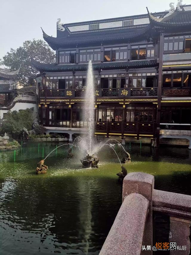 你觉得实力派演员和演技派演员,哪一种是你喜欢的？为什么？