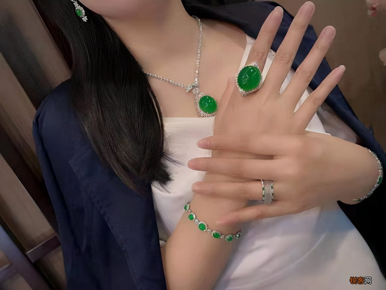 翡翠和玉的区别是什么？哪一个更好？