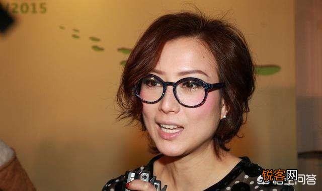 郑秀文回应许志安出轨：人谁无过,婚姻中,为什么男方出轨更容易被原谅？
