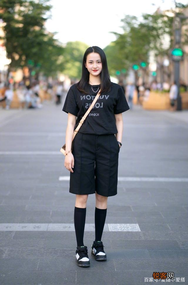 鞋子袜子搭配 时髦新潮还显高
