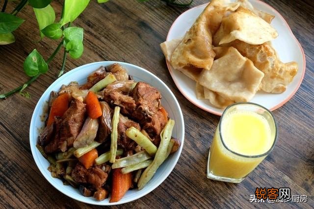 炖排骨的最佳配菜 营养美味更好吃