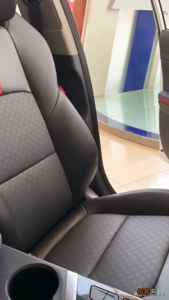 10万以内,内饰好一点最好空间大点的车有吗？