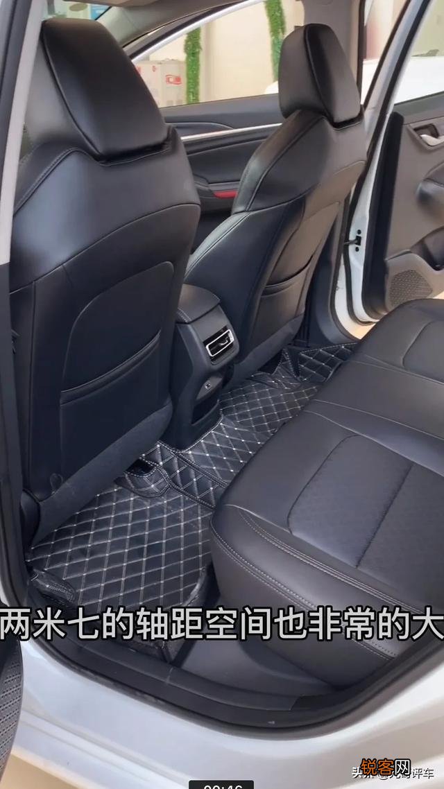 10万以内,内饰好一点最好空间大点的车有吗？