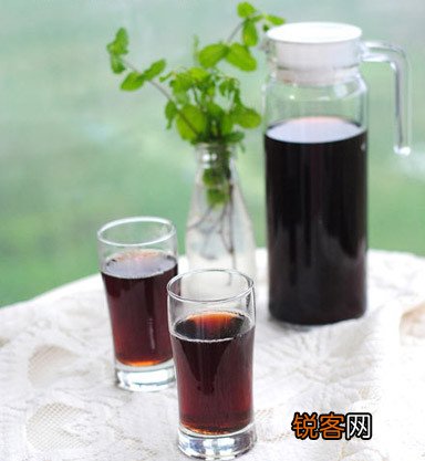 夏季饮食要做到三多三少