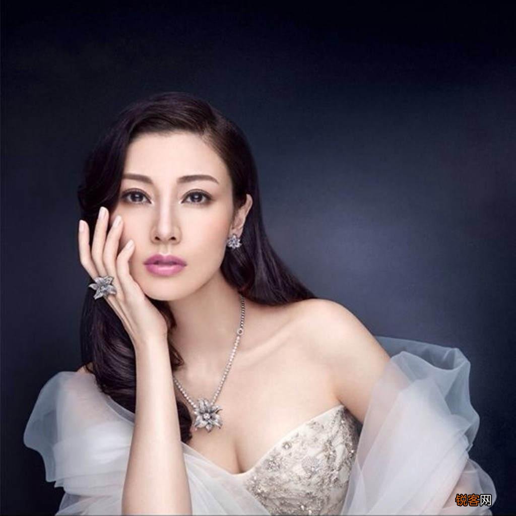 长脸型适合什么样的发型 轻松提升颜值