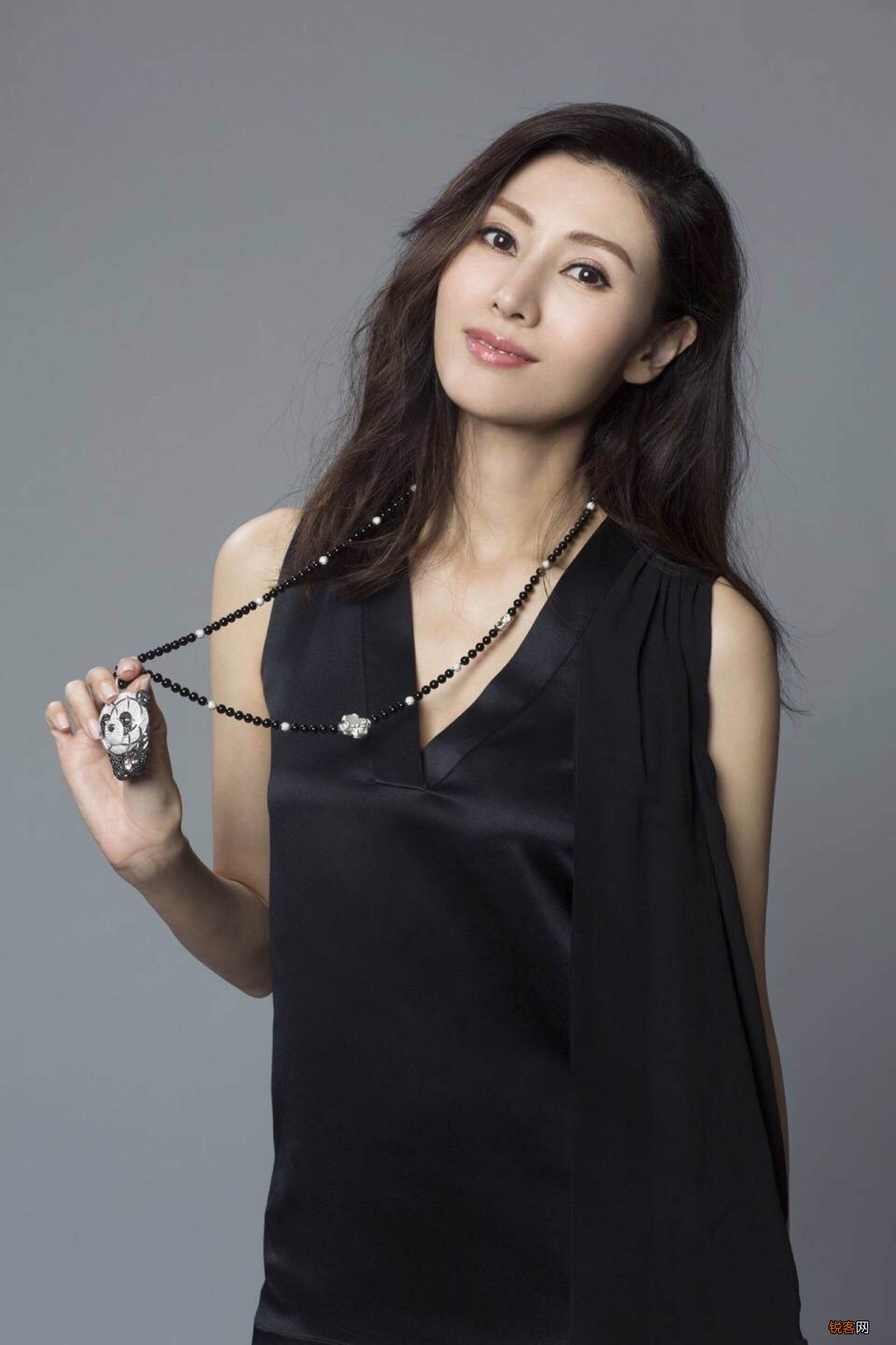 长脸型适合什么样的发型 轻松提升颜值