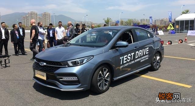 求推荐一款十万以内小轿车？