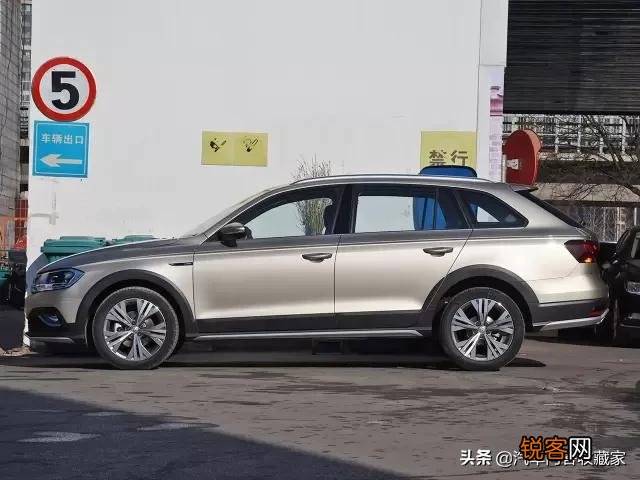 有哪些10万左右的油耗低、安全性高的车推荐?