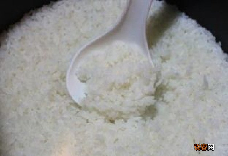 电饭煲怎么避免锅巴