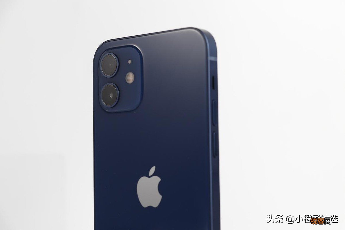 苹果12和苹果13对比哪个值得买 哪个更好更划算