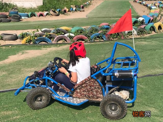 对汽车一窍不通,想买一辆越野型的家用汽车,预算十五万左右,要求安全,舒适,节能,请懂行的大神推荐？