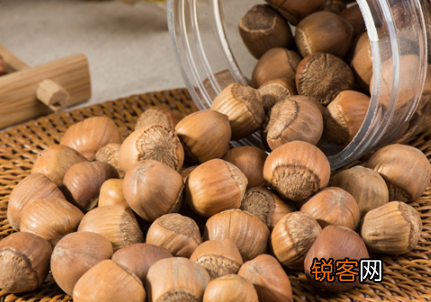 炒榛子的方法与步骤 生榛子怎么炒容易开口