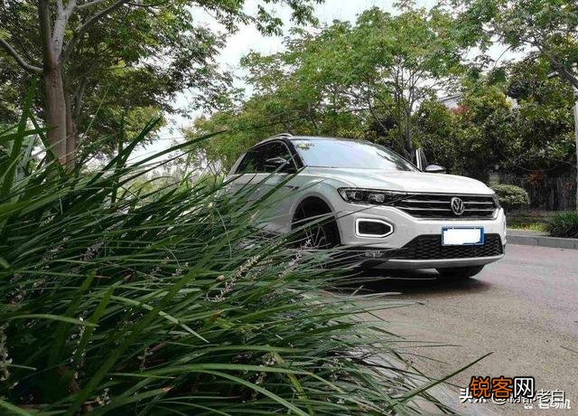 请问大神们,价位在10-15万的适合女生开的越野车,有哪些好的推荐？