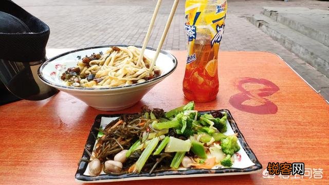 带着妻子想穿越西藏,从滇进川出,15万以内的越野车请问哪款车更合适？