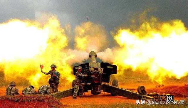 坦克世界自行火炮为什么是上帝视角,现实中也是吗？你怎么看？