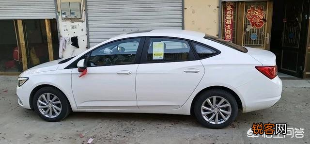 十万左右,哪款家用私家车好看且性价比高？