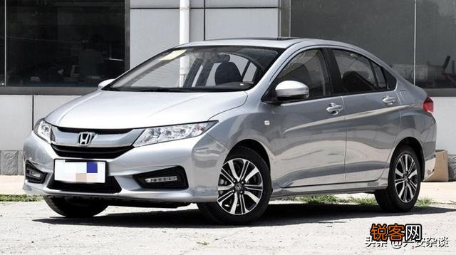 本人想买台10万落地的车,有什么推荐吗？