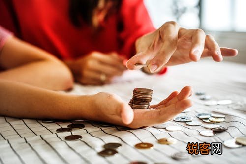 女人离婚后最在乎什么 往往最在乎两样东西