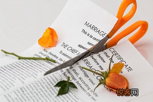 女人离婚后最在乎什么 往往最在乎两样东西
