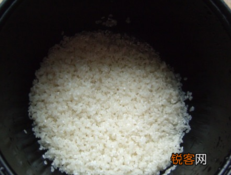 煮粥放多少水合适 掌握3个要点，香浓黏稠比买的好