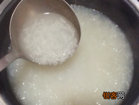 煮粥放多少水合适 掌握3个要点，香浓黏稠比买的好
