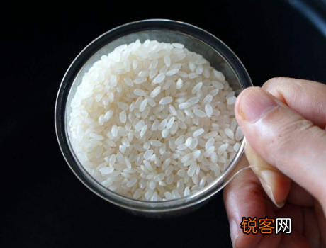 煮粥放多少水合适 掌握3个要点，香浓黏稠比买的好
