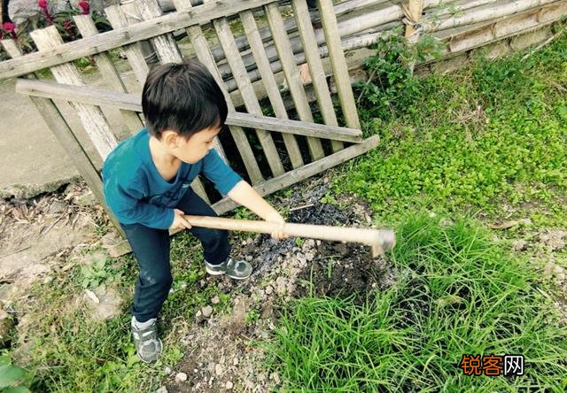 穷养儿,富养女 指的是哪方面