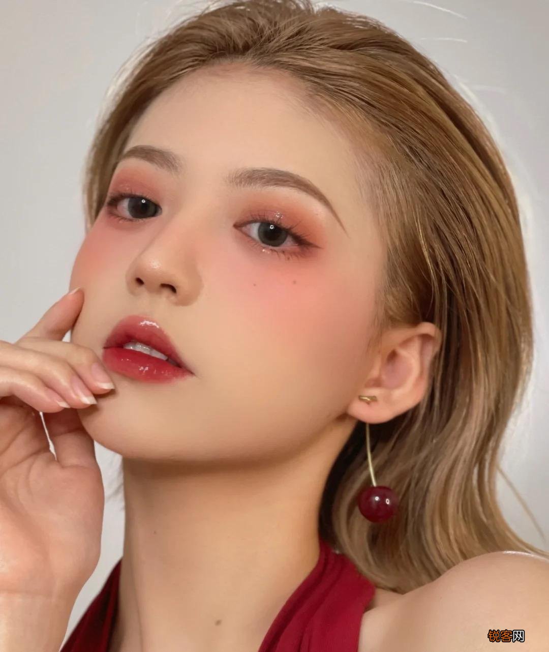 眉笔应该怎么选颜色 如何选对适合自己的眉笔