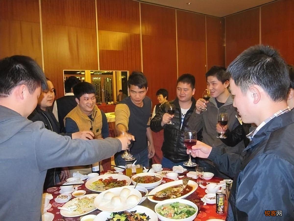 敬酒词怎么说 让全桌人对你刮目相看