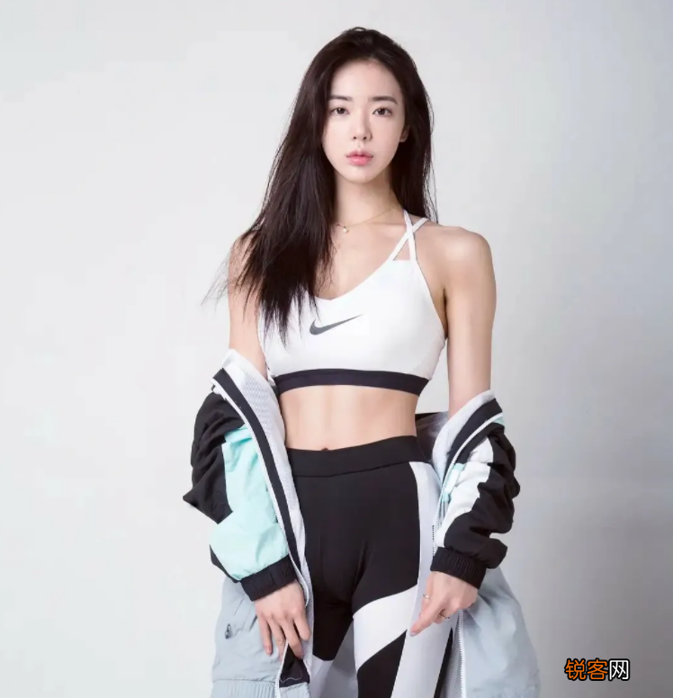 健身界的天花板李燕花 拥有苗条匀称的健美身材