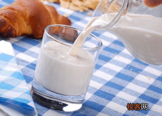 牛奶买哪种好 鲜牛奶，纯牛奶，全脂奶，酸奶，早餐奶，哪种牛奶更值得买